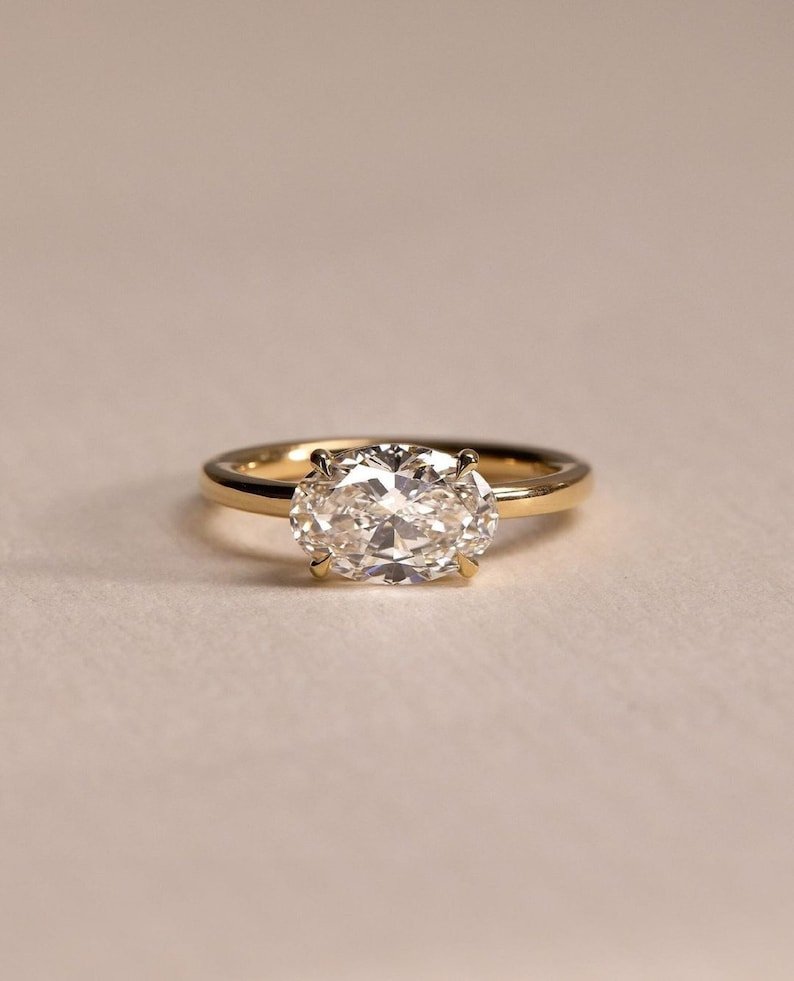 2.0 Ct Oval Moissanite Engagement Ring