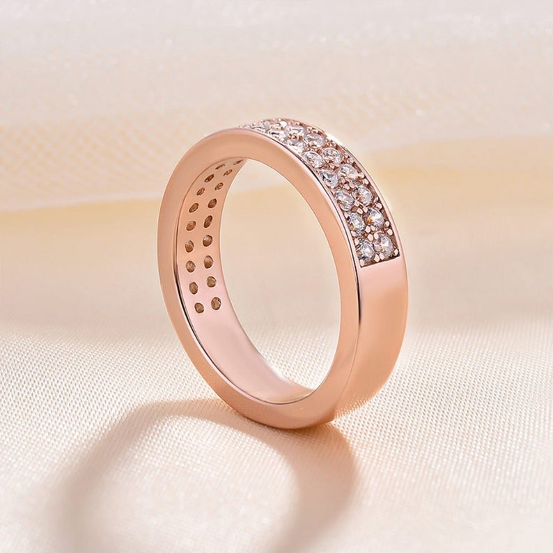 Brilliant Round Moissanite Wedding Band